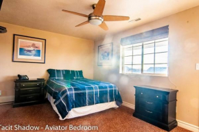 Tacit Shadow Resort Aviator Queen Suite, Gym, Coffee Bar, Hot-Tub, Free Laundry, Food Available